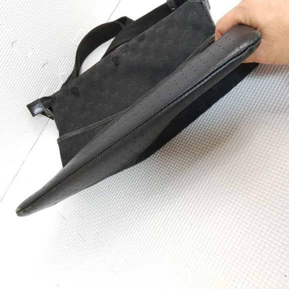Gucci GG Canvas Shoulder Bagš„PRICE DROPš„ - Picture 7 of 13